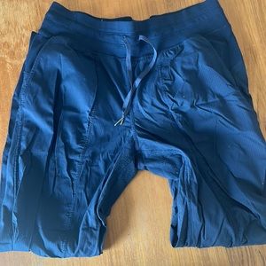 Lululemon dance studio joggers size 8